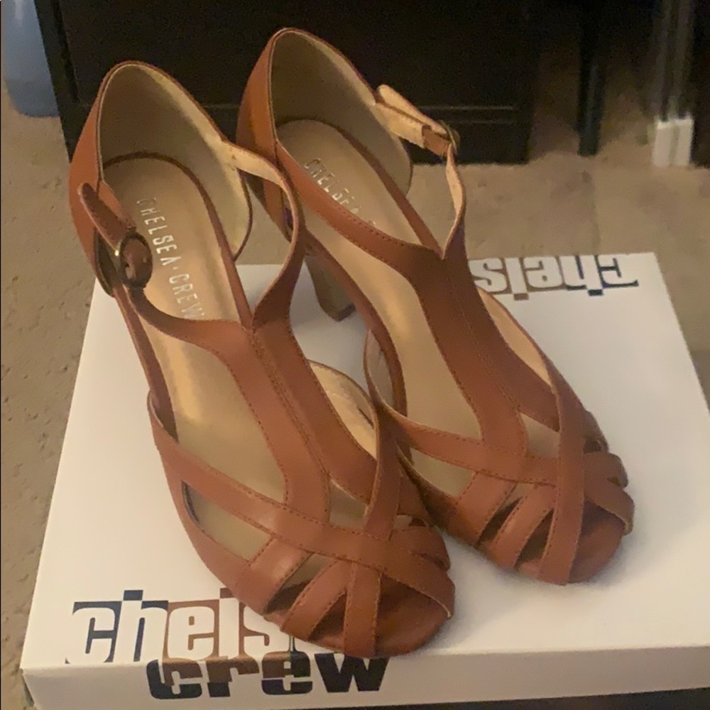 Chelsea Crew tan heels